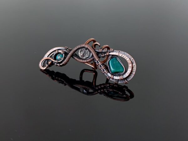 Záušnice z mědi s chryzokolem a křišťálem * Copper ear cuff with Chrysocolla and Crystal beads