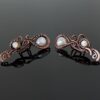 Záušnice z mědi s bílou říční perlou a perletí * Copper Ear Cuff  with white freshwater pearl and nacre bead